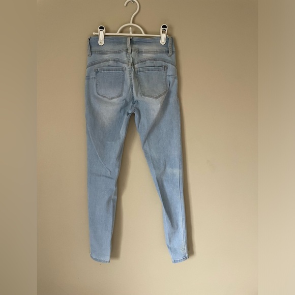 Butt lifting Wax Jean Women's Light Blue distressed Skinny Jeans size 3 NWOT - Picture 6 of 6